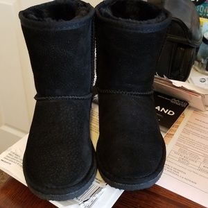Girls size 1 Lamo boots